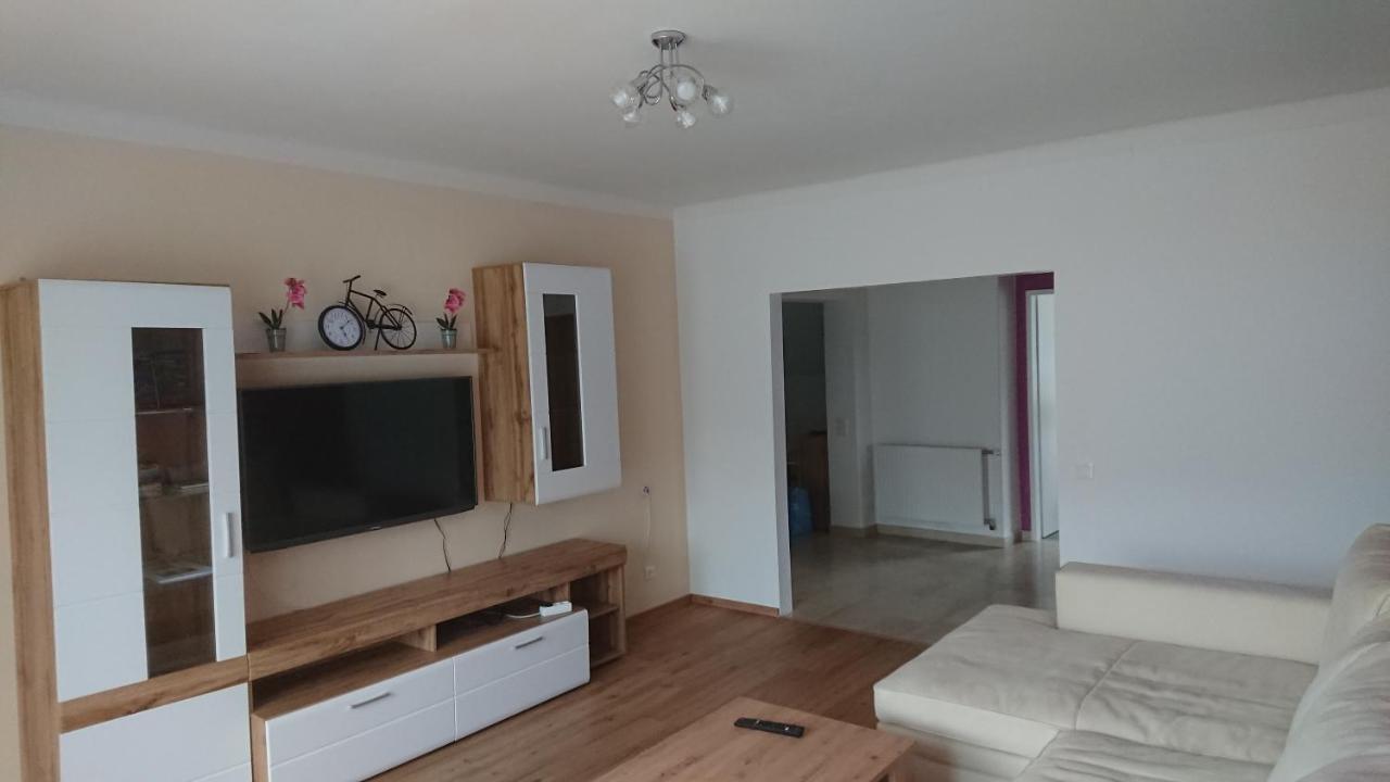Karin, Eigener Eingang, 3 Schlafzimmer, Doppelcarport