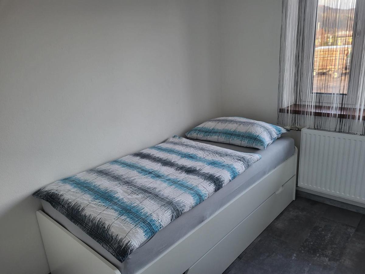 Karin, Eigener Eingang, 3 Schlafzimmer, Doppelcarport Appartement *